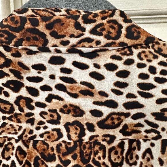 White House Black Market leopard print tie front blouse - Picture 13 of 15